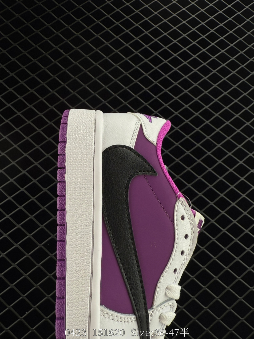 Travis Scott x Air Jordan 1 ” Reverse Mocha “